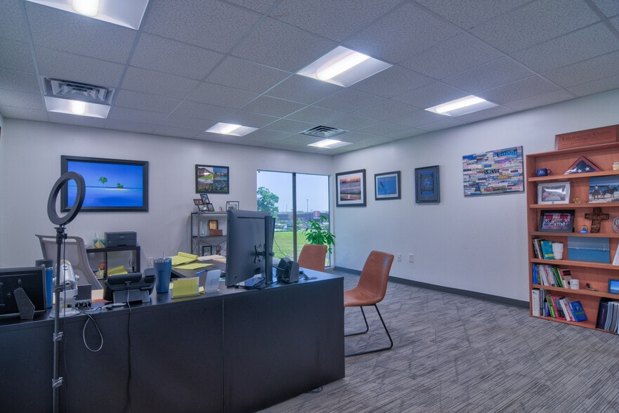 More Photos Of 12945 Seminole Blvd, Largo Office For Lease