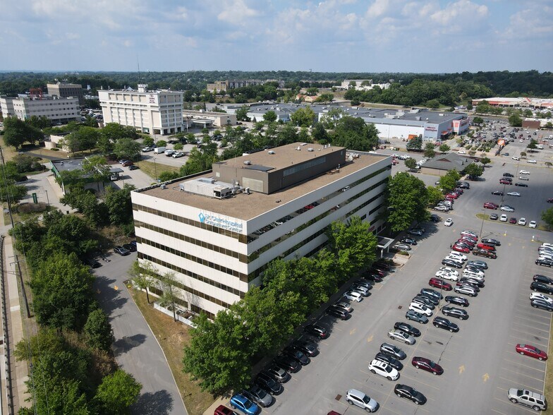 More Photos Of 2000 Oxford Dr, Bethel Park Medical For Lease