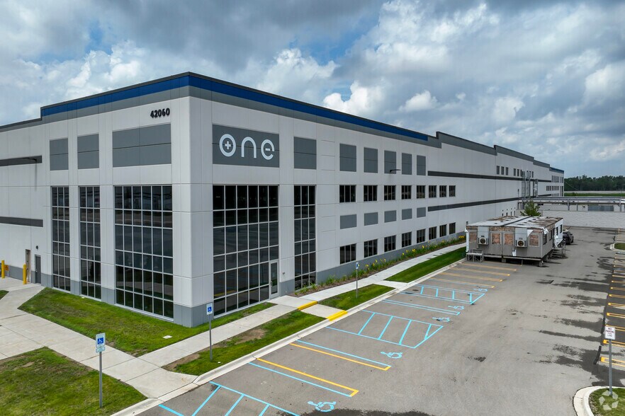 More Photos Of 42060 Ecorse Rd, Van Buren Township Warehouse For Lease