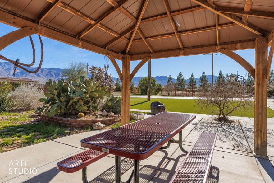 More Photos Of 3767 S Scenic Blvd, Littlefield Flex For Sale