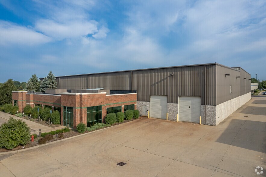 More Photos Of 50759 Century Ct, Wixom Warehouse For Lease