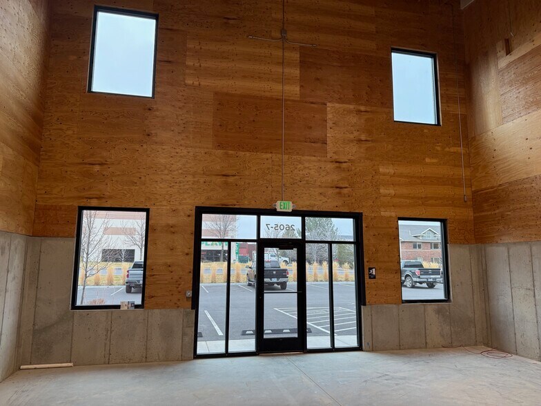 More Photos Of 2405 SW 1st St, Redmond Industrial For Lease