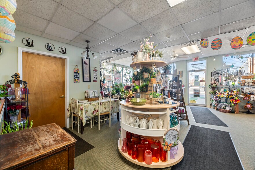 More Photos Of 136 Stelton Rd, Piscataway General Retail For Sale