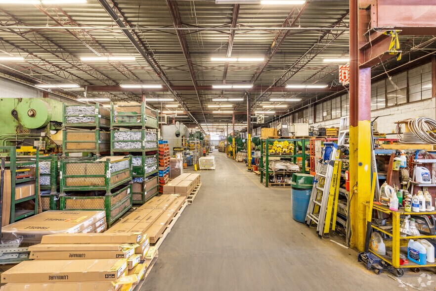 More Photos Of 9145 Rue Boivin, Montréal Light Manufacturing For Lease