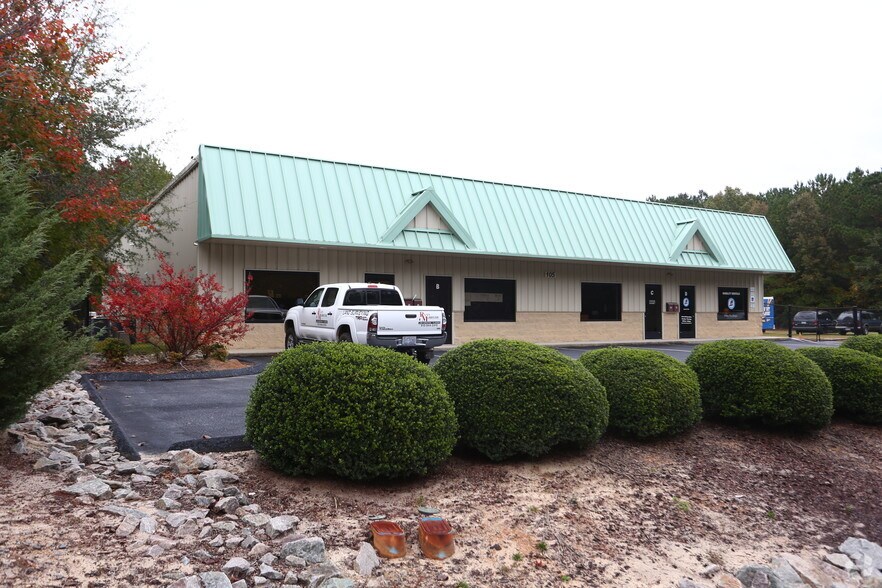 More Photos Of 105 Parkway Dr, Aberdeen Showroom For Lease