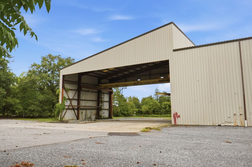 More Photos Of 521 Digiulian Blvd, Glen Burnie Warehouse For Lease