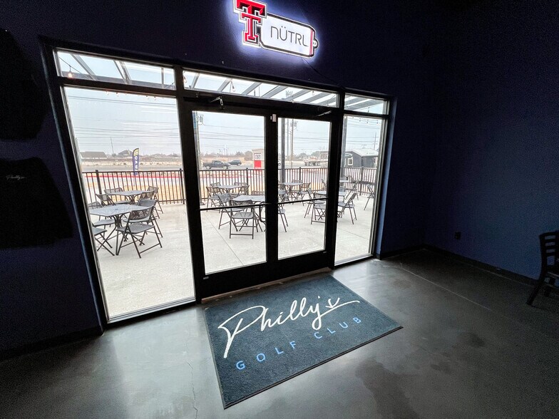 More Photos Of 6409 N Big Spring St, Midland Storefront For Sale