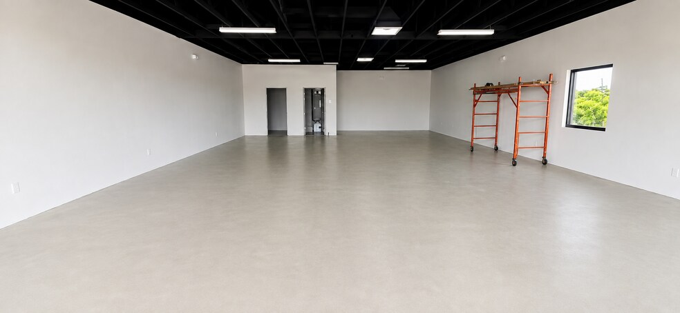 More Photos Of 1207 W 76 Country Blvd, Branson General Retail For Lease