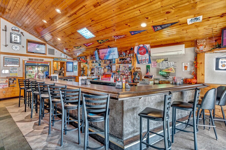 More Photos Of 1123 3rd St S, La Crosse Bar For Sale