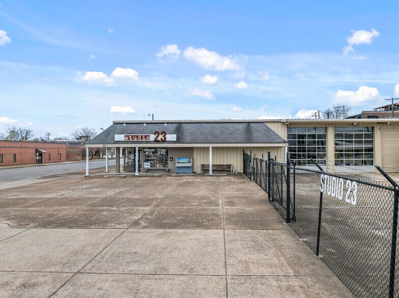 More Photos Of 333 E College St, Florence General Retail For Sale