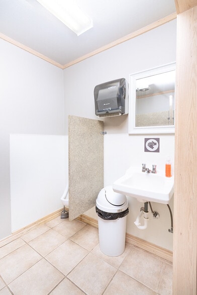 More Photos Of 305 W Dallas St, Llano Religious Facility For Sale