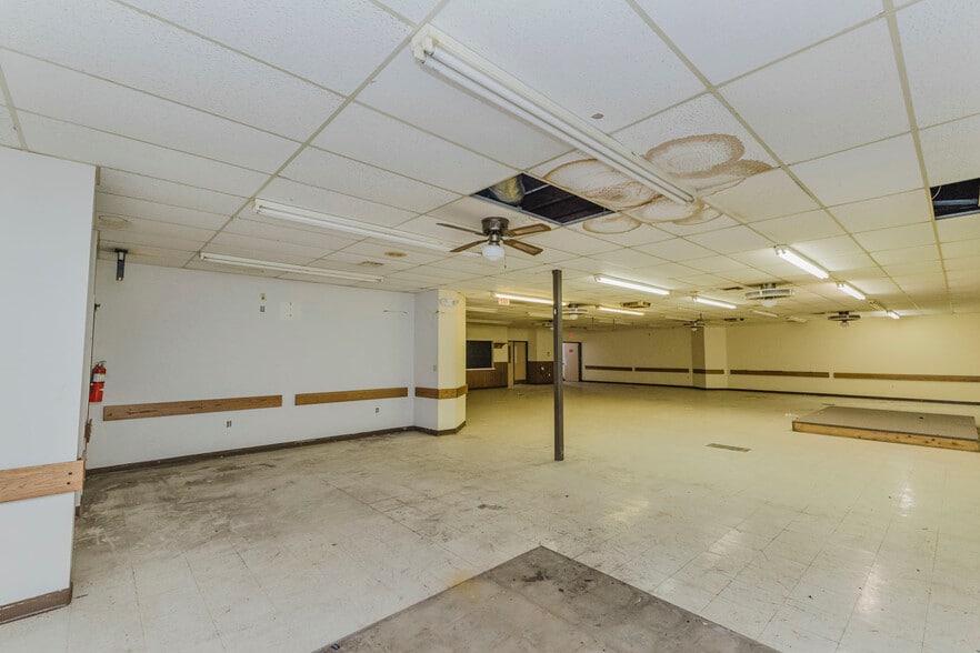 More Photos Of 1560 S Topeka St, Wichita Lodge Meeting Hall For Sale
