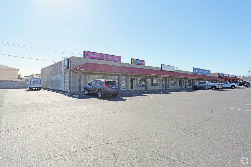 More Photos Of 4225-4237 W Sahara Ave, Las Vegas Freestanding For Lease