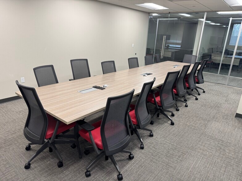 More Photos Of 833 W Lincoln Hwy, Schererville Office For Lease