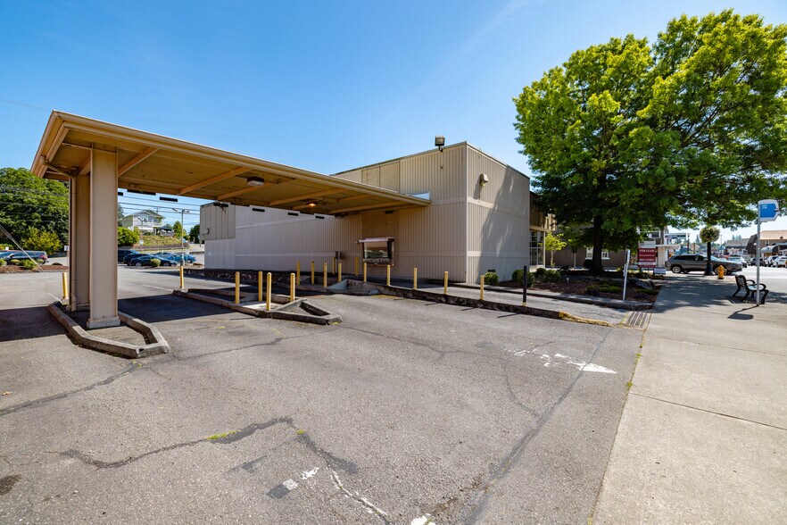 More Photos Of 501 N Olympic Ave, Arlington Bank For Lease