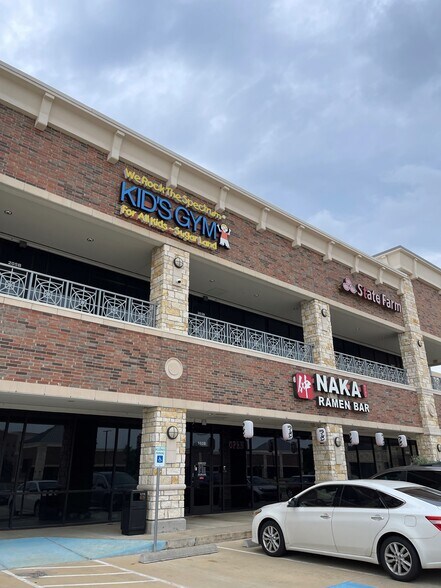 More Photos Of 4899 Highway 6, Missouri City Restaurant For Lease