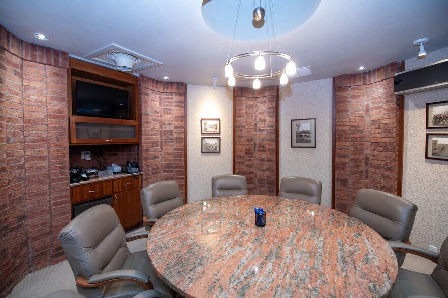 More Photos Of 515 Kimbark St, Longmont Office For Sale
