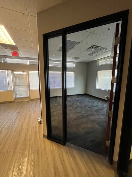 More Photos Of 15825 S 46th St, Phoenix Office For Sale