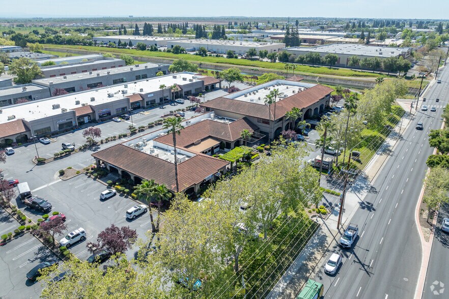 More Photos Of 2901 Sunrise Blvd, Rancho Cordova Unknown For Lease