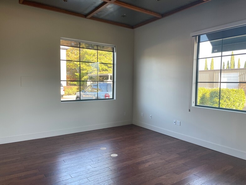 More Photos Of 807 St Helena Hwy, Saint Helena Office For Lease