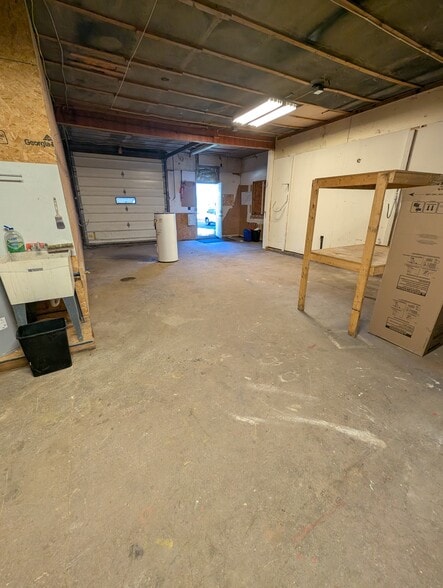 More Photos Of 5 Lafayette St, Plattsburgh Light Distribution For Lease