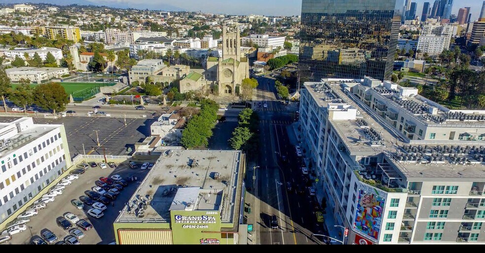 More Photos Of 2999 W 6th St, Los Angeles Health Club For Lease