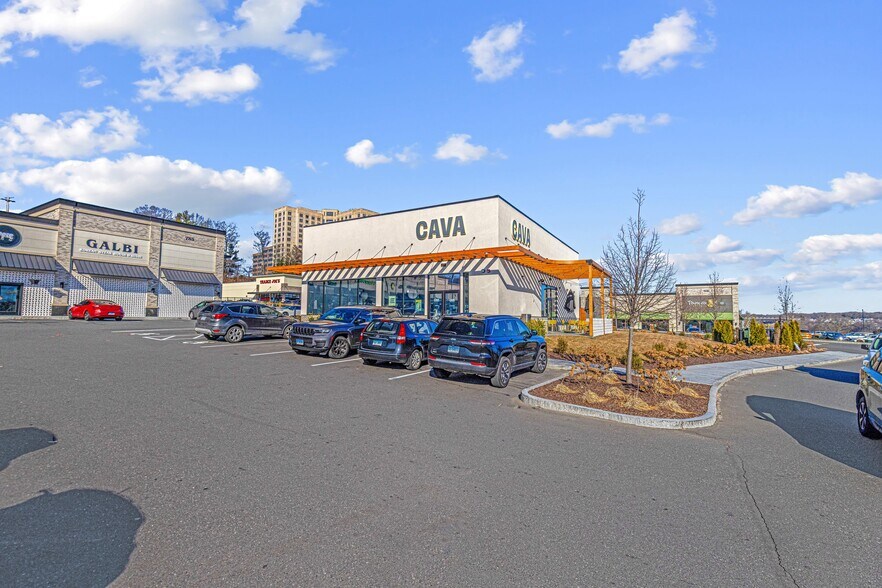 More Photos Of 779 Bridgeport ave, Shelton General Retail For Sale