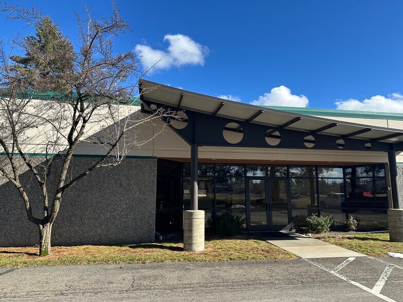 More Photos Of 7825 N Meadowlark Way, Coeur d'Alene Office For Lease