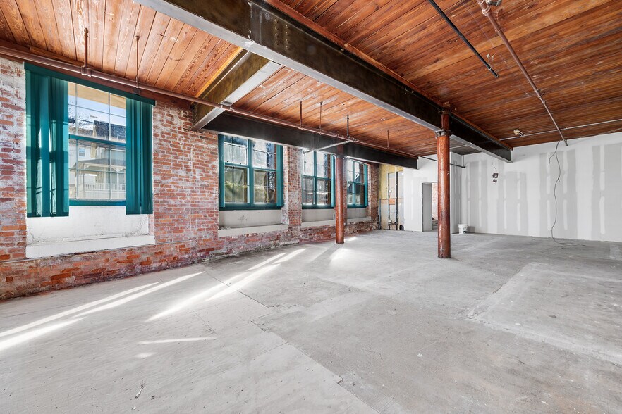 More Photos Of 11 Main St, Mystic Medical For Lease