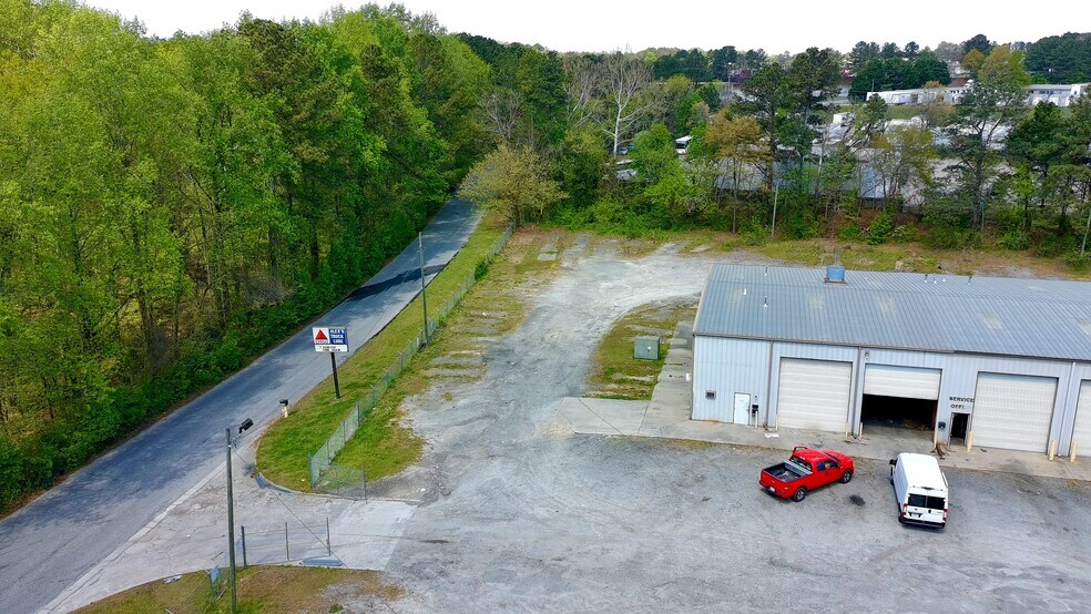 More Photos Of 4490 Bowman Industrial Ct, Conley Service For Lease