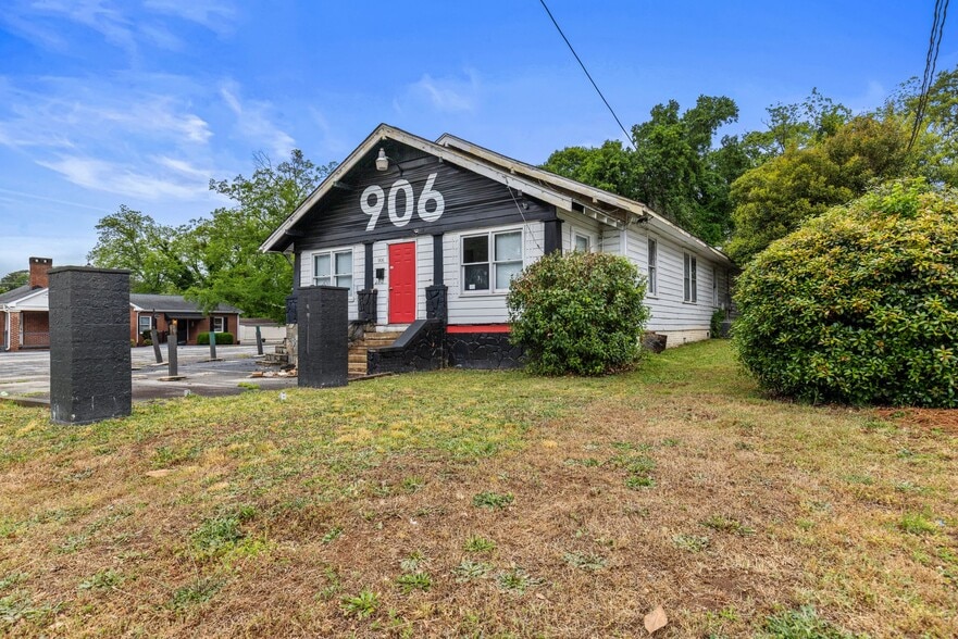 Primary Photo Of 906 W Poinsett St, Greer Restaurant For Sale