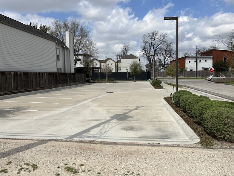 More Photos Of 2601 Baylor St, Houston Restaurant For Sale