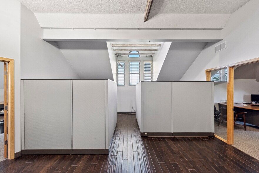 More Photos Of 261 School Ave, Excelsior Office For Sale