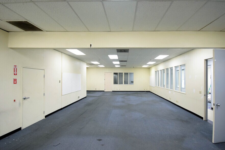 More Photos Of 3800 N Mission Rd, Los Angeles Manufacturing For Lease