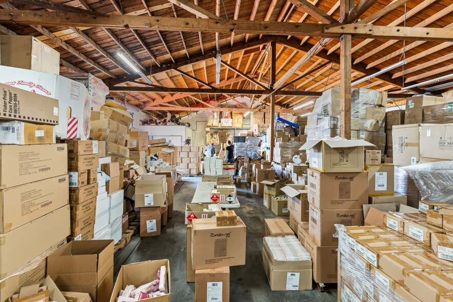 More Photos Of 2879 Main St, Riverside Warehouse For Lease