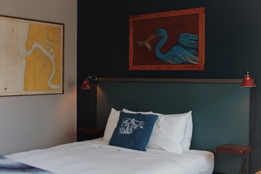 More Photos Of 147 Howerton Ave, Ilwaco Hotel For Sale