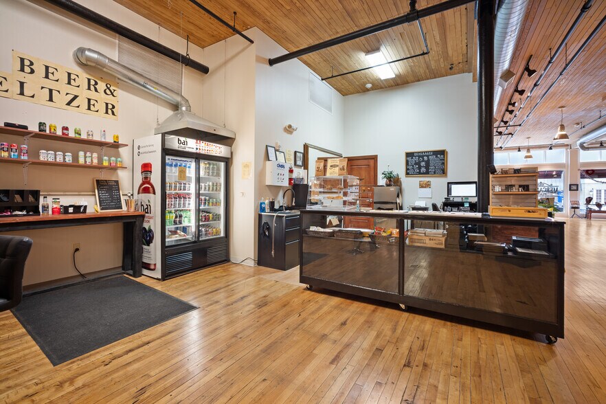 More Photos Of 211 N Franklin St, Port Washington Office For Lease