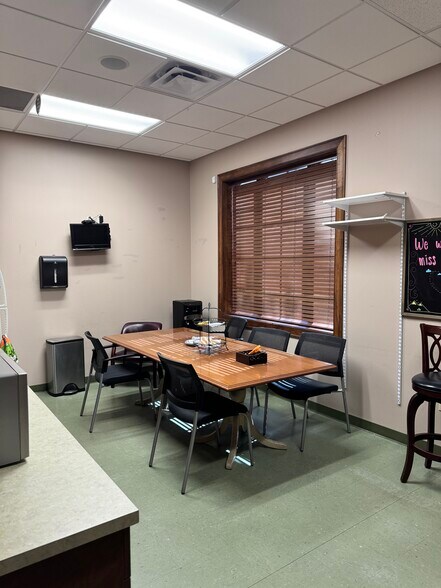 More Photos Of 2400 Hooks St, Clermont Medical For Lease