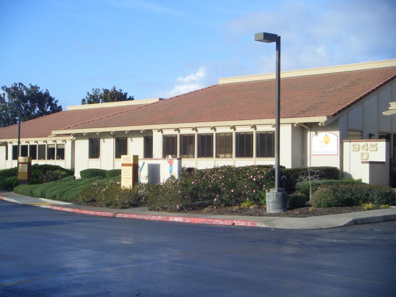 More Photos Of 911-915 Blanco Cir, Salinas Office For Lease