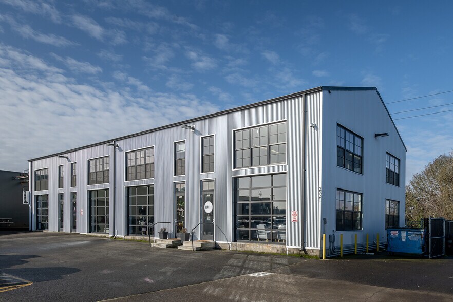 More Photos Of 2195 Hyacinth St NE, Salem Flex For Lease