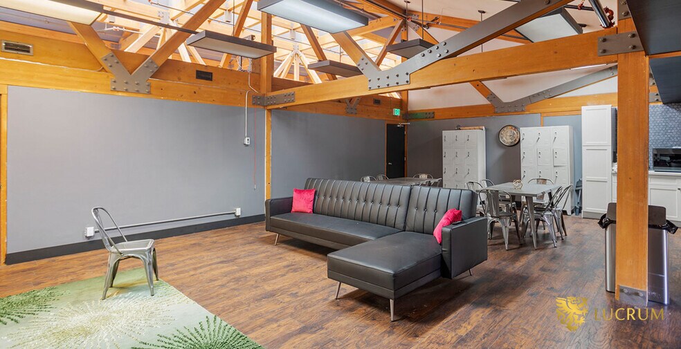 More Photos Of 296 S Palm Canyon Dr, Palm Springs Storefront Retail Office For Sale
