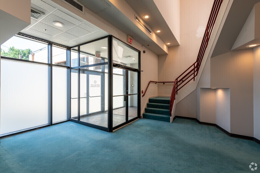 More Photos Of 1 Montvale Ave, Stoneham Medical For Lease
