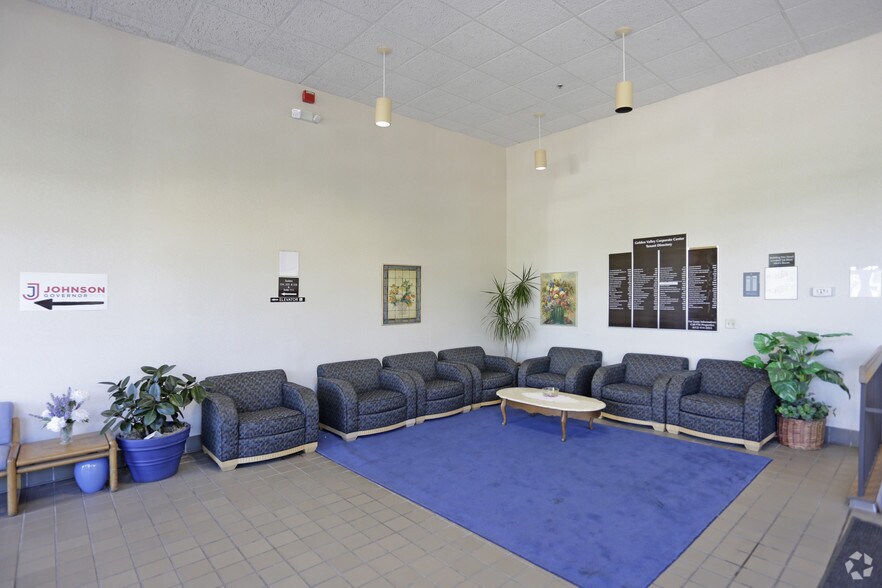 More Photos Of 1710 Douglas Dr N, Golden Valley Flex For Sale