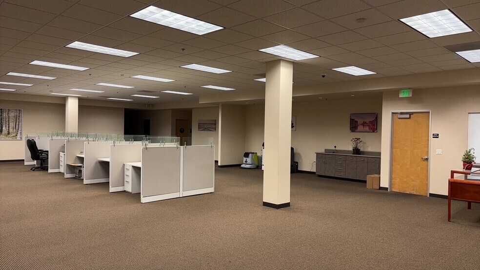 More Photos Of 11450 Philadelphia St, Jurupa Valley Distribution For Lease