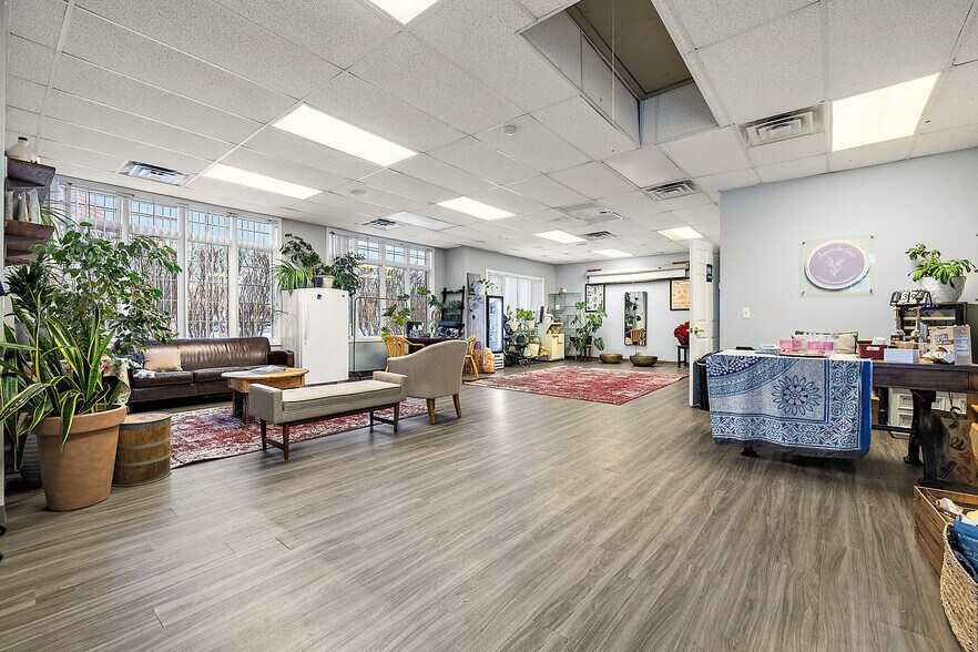 More Photos Of 42560 Van Dyke Ave, Sterling Heights Medical For Lease