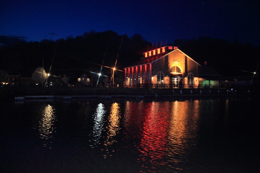 More Photos Of 88-110 Rondout Landing, Kingston Restaurant For Sale