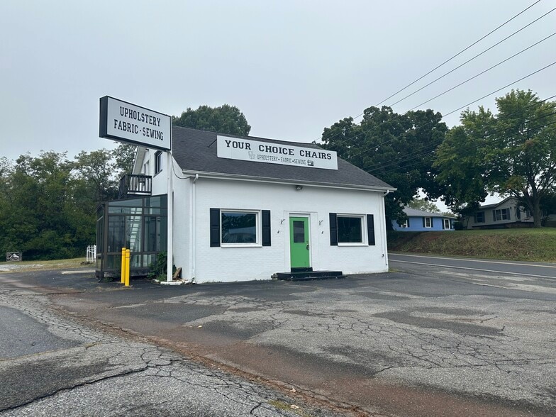 Primary Photo Of 1173 Moneta Rd, Bedford Auto Dealership For Sale