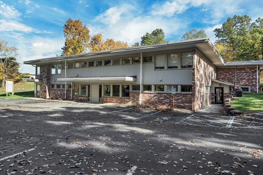 More Photos Of 40 Sunset Ridge Rd, New Paltz Medical For Sale