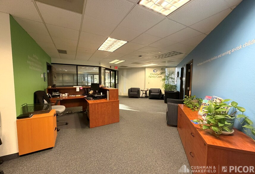 More Photos Of 3275 W Ina Rd, Tucson Office Residential For Lease