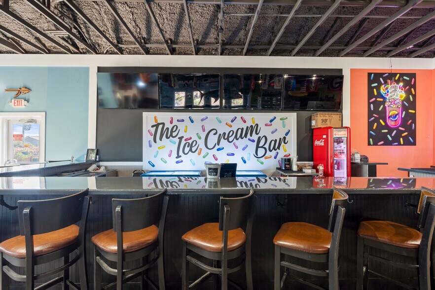 More Photos Of 10031 Hutchison Blvd, Panama City Beach Restaurant For Sale